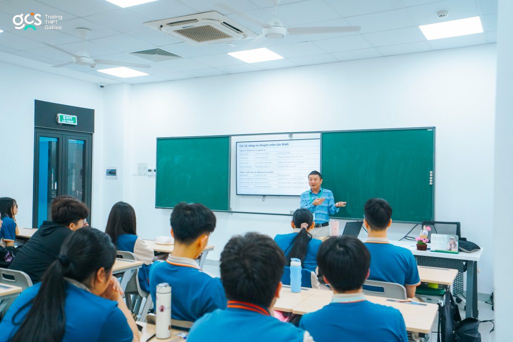 Cha mẹ đồng hành cùng GCS: “Ngành công nghệ thông tin không thiếu cơ hội, chỉ thiếu sự chuẩn bị nghiêm túc”