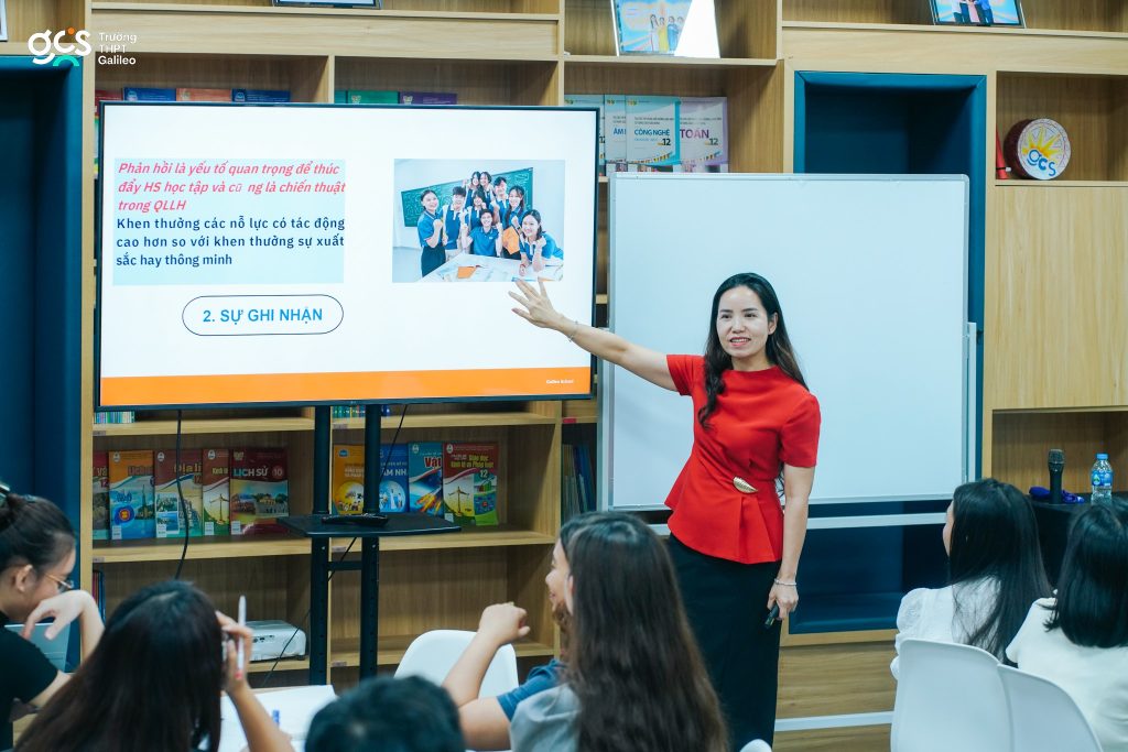 Đào tạo chuyên môn về quản lý lớp học hiệu quả – Khi người thầy “soi chiếu” chính mình