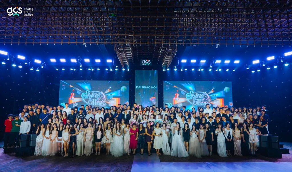 Shine your light & Shine your way 2026: Dấu ấn thanh xuân rực rỡ